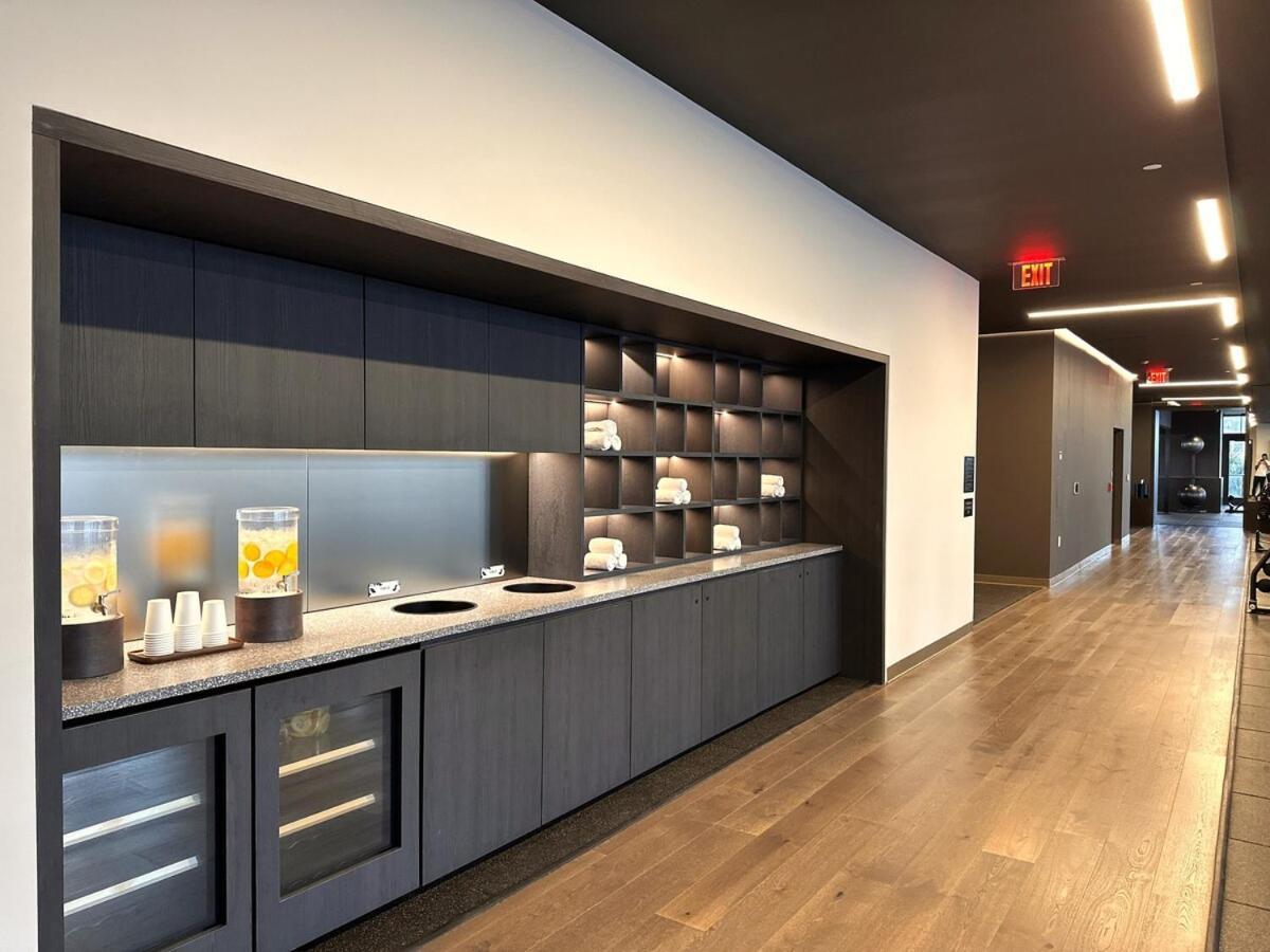 Apartment Exquisite 2 Bedroom In The Location Of Downtown *